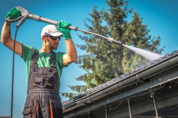Gutter Washing in Fayetteville